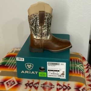 Ariat Kids' Brown with Silver Accent boots size 8